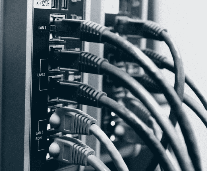 Ansicht der Steuerung Emerson PACSystems